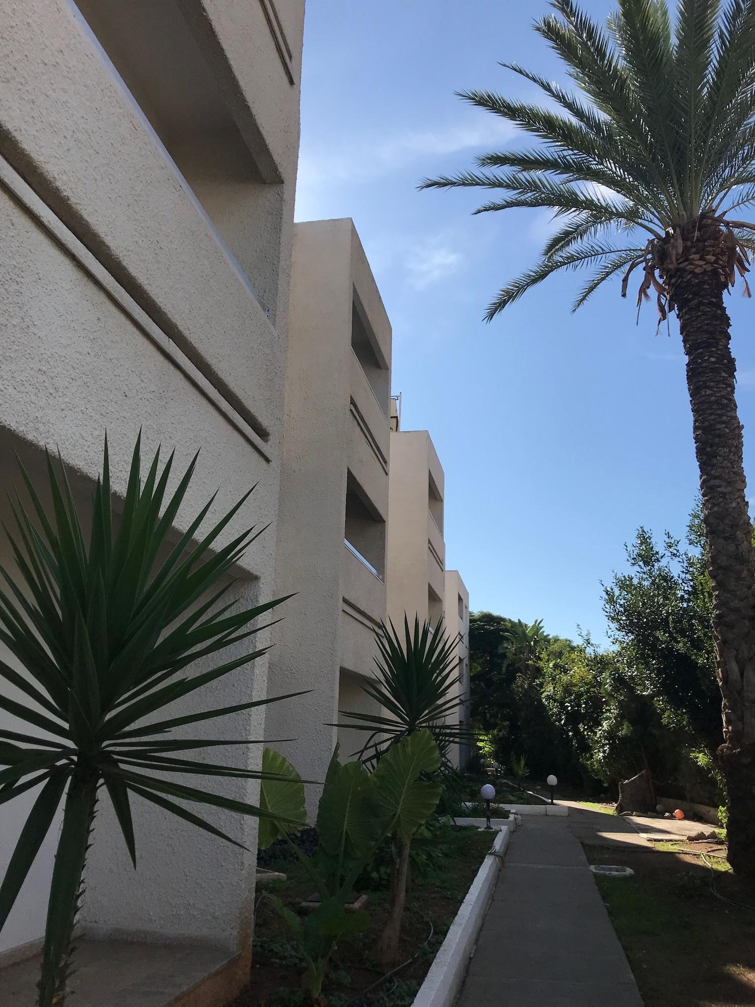 Daphne Hotel Apartments (Adults Only) Paphos Esterno foto
