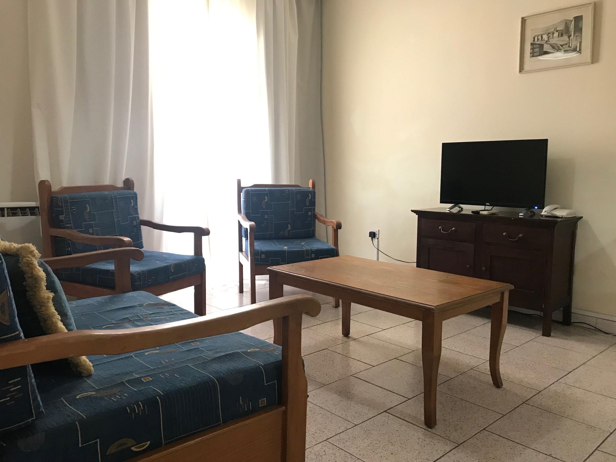 Daphne Hotel Apartments (Adults Only) Paphos Esterno foto