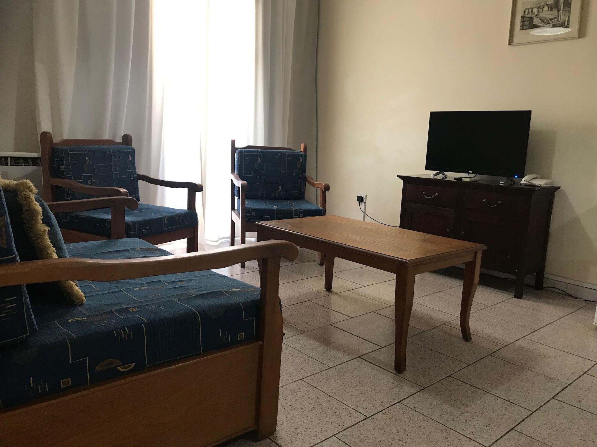 Daphne Hotel Apartments (Adults Only) Paphos Esterno foto