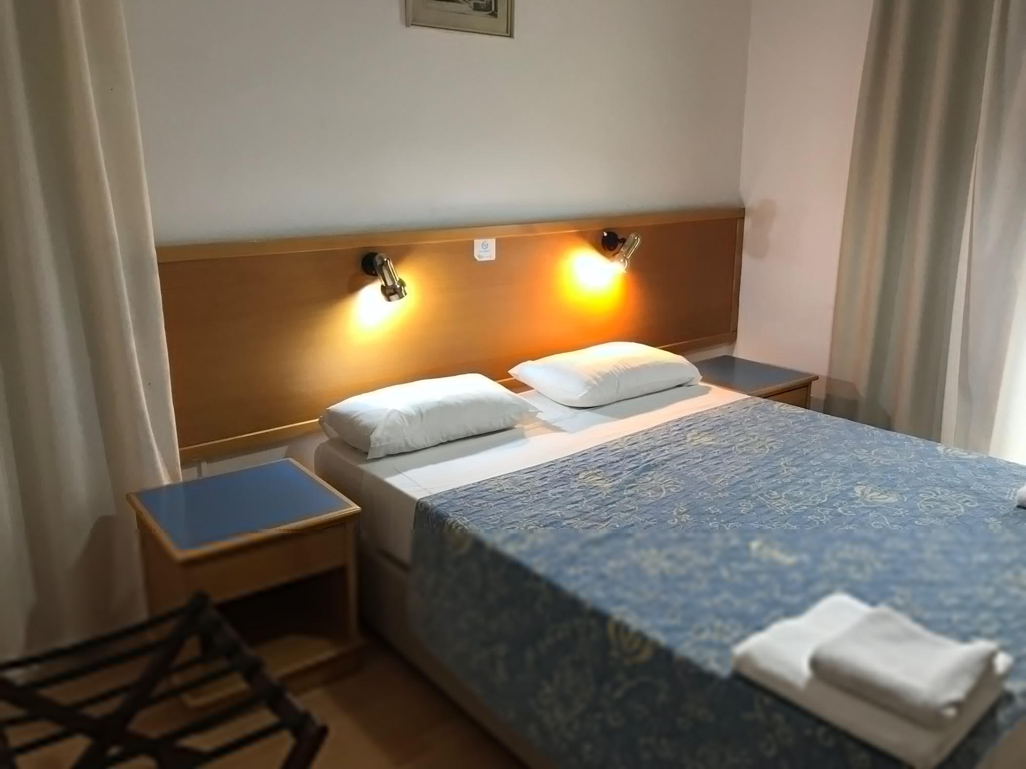 Daphne Hotel Apartments (Adults Only) Paphos Esterno foto