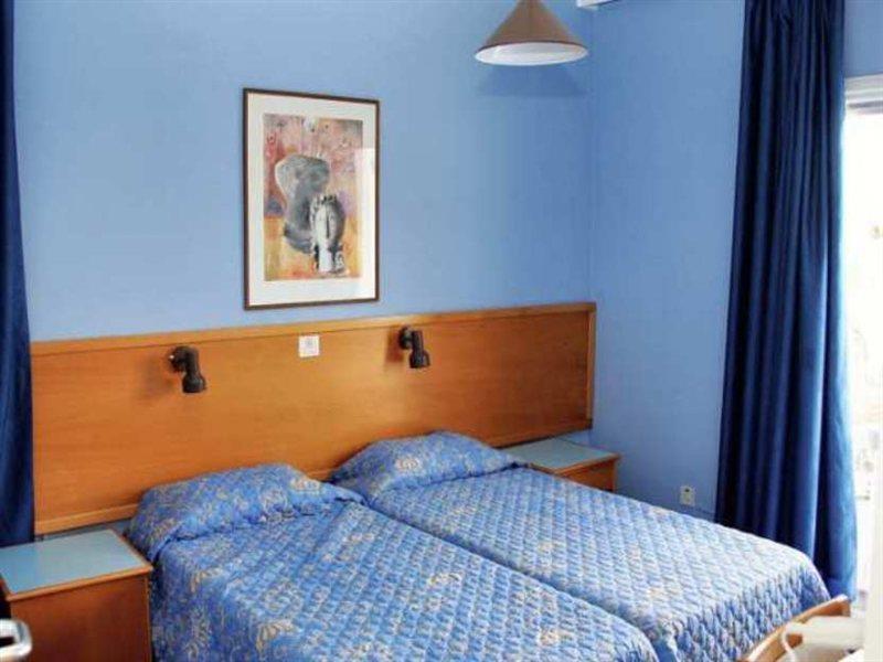 Daphne Hotel Apartments (Adults Only) Paphos Esterno foto