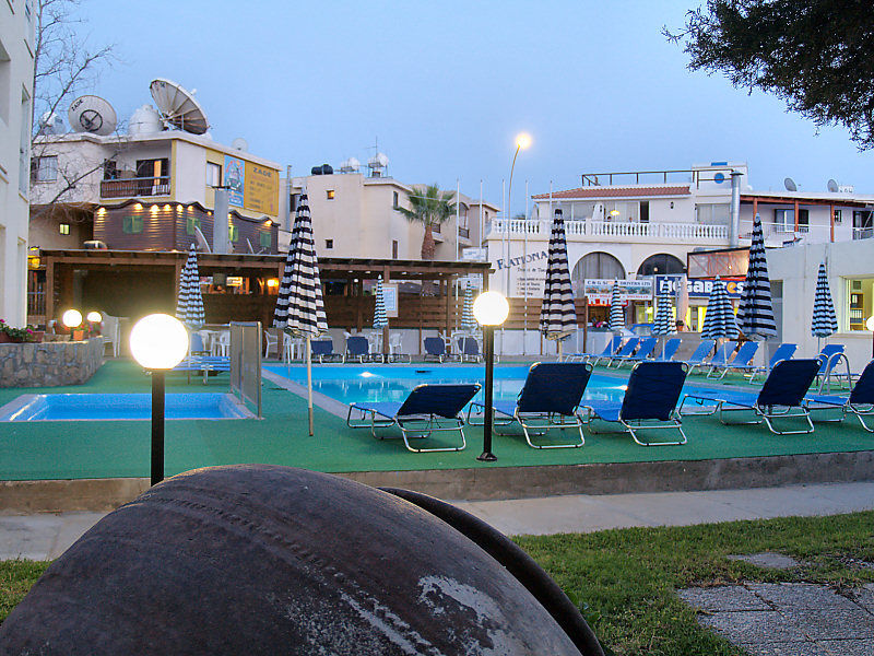 Daphne Hotel Apartments (Adults Only) Paphos Esterno foto