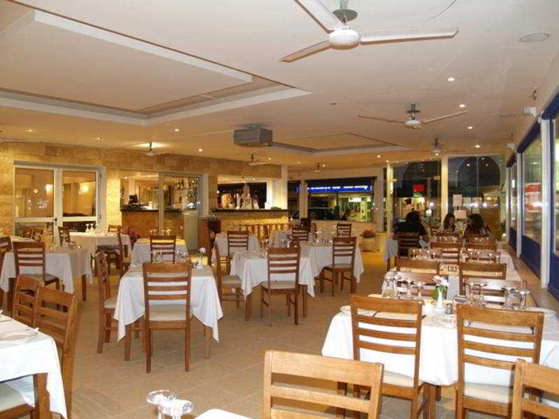 Daphne Hotel Apartments (Adults Only) Paphos Esterno foto