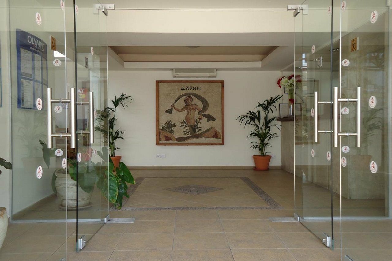 Daphne Hotel Apartments (Adults Only) Paphos Esterno foto