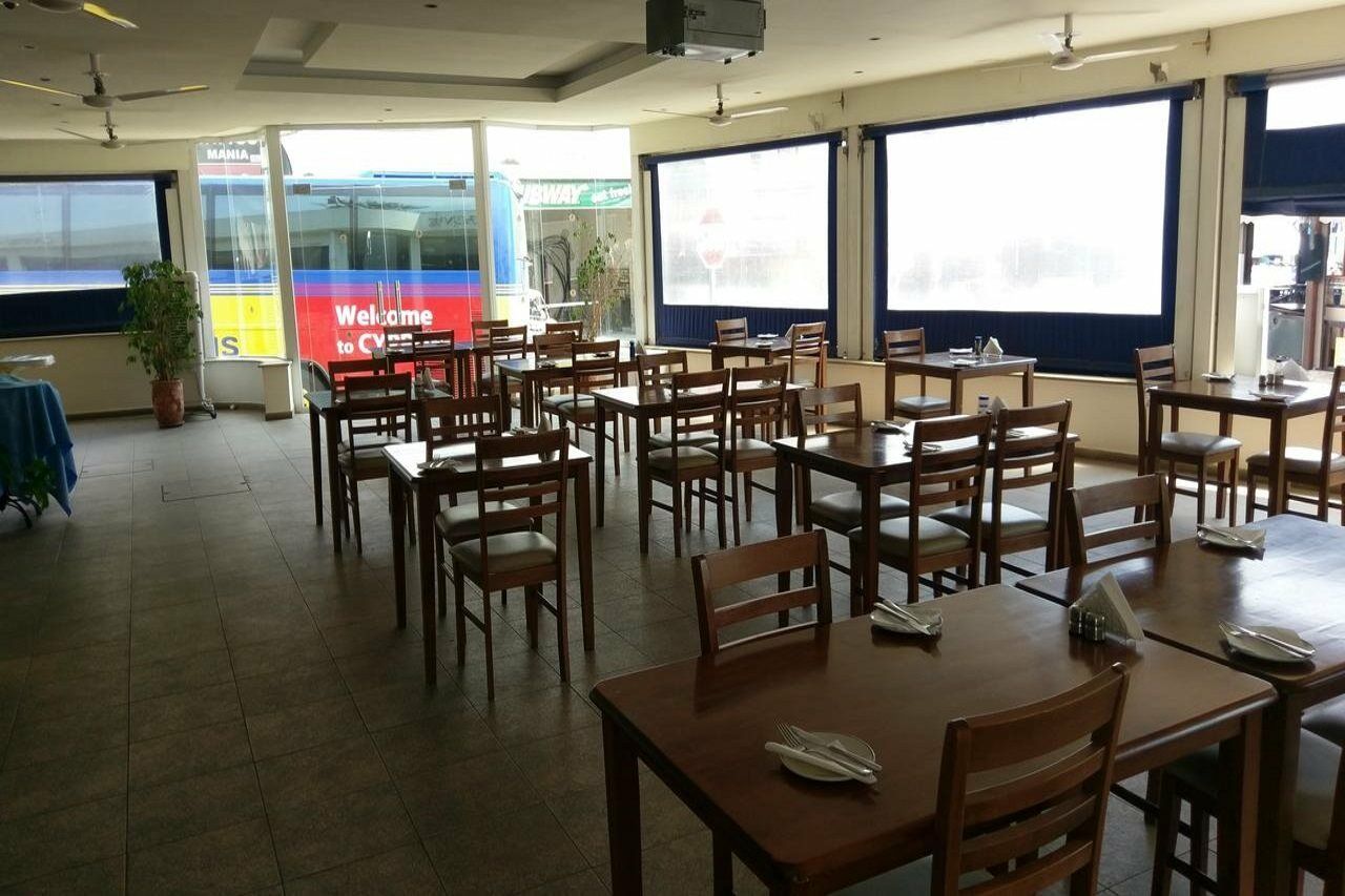 Daphne Hotel Apartments (Adults Only) Paphos Esterno foto