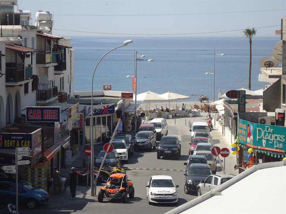 Daphne Hotel Apartments (Adults Only) Paphos Esterno foto